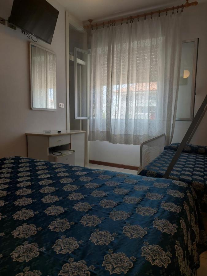 Hotel Venus Riccione Bagian luar foto