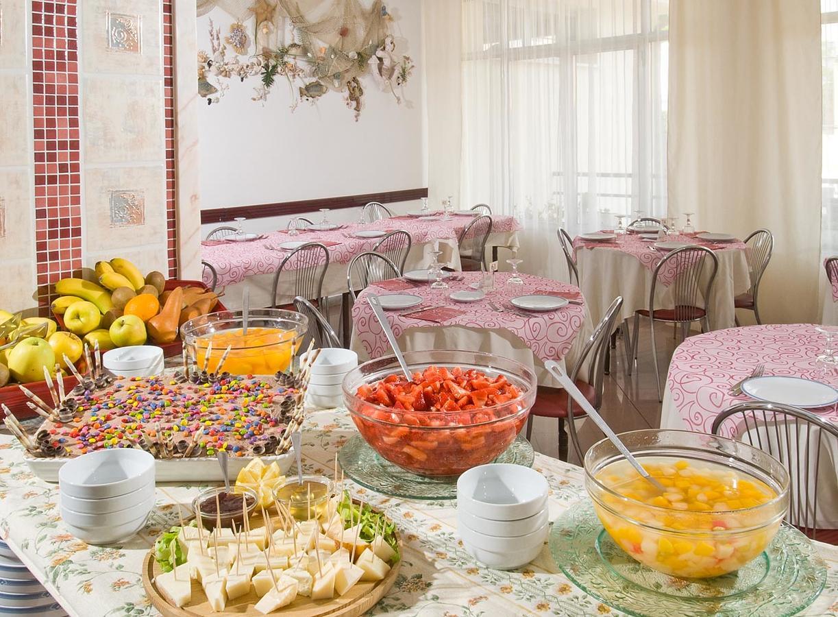 Hotel Venus Riccione Bagian luar foto