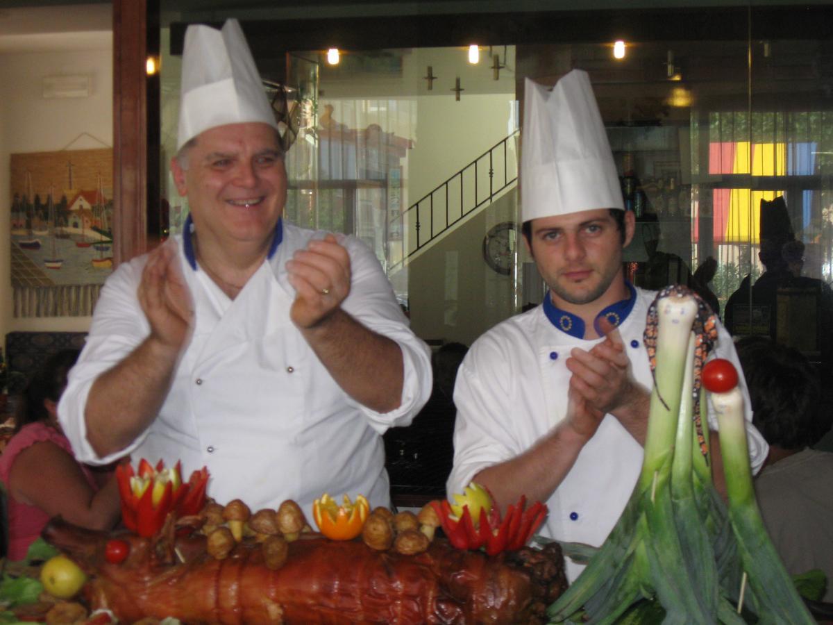 Hotel Venus Riccione Bagian luar foto