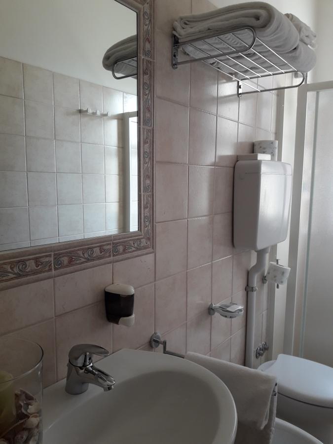 Hotel Venus Riccione Bagian luar foto