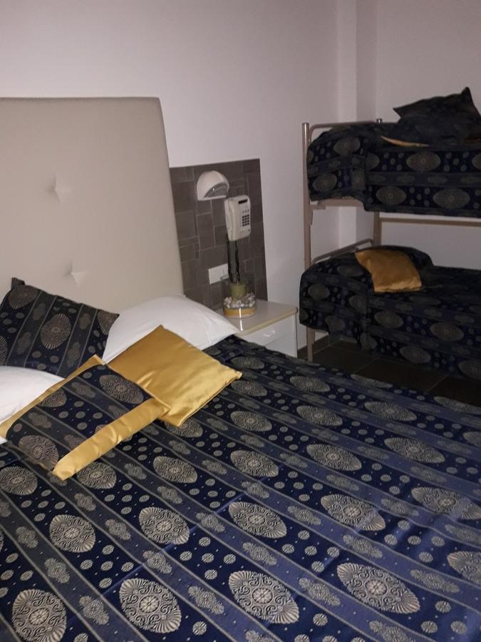 Hotel Venus Riccione Bagian luar foto