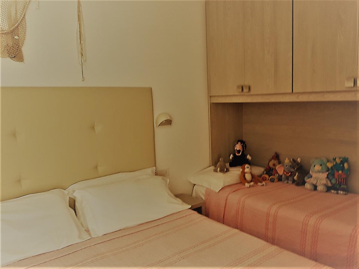 Hotel Venus Riccione Bagian luar foto
